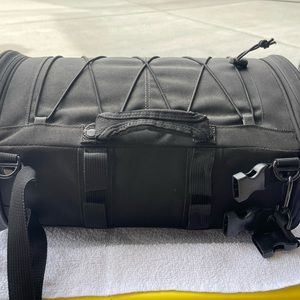 Kuryakyn Momentum Rambler Roll Bag